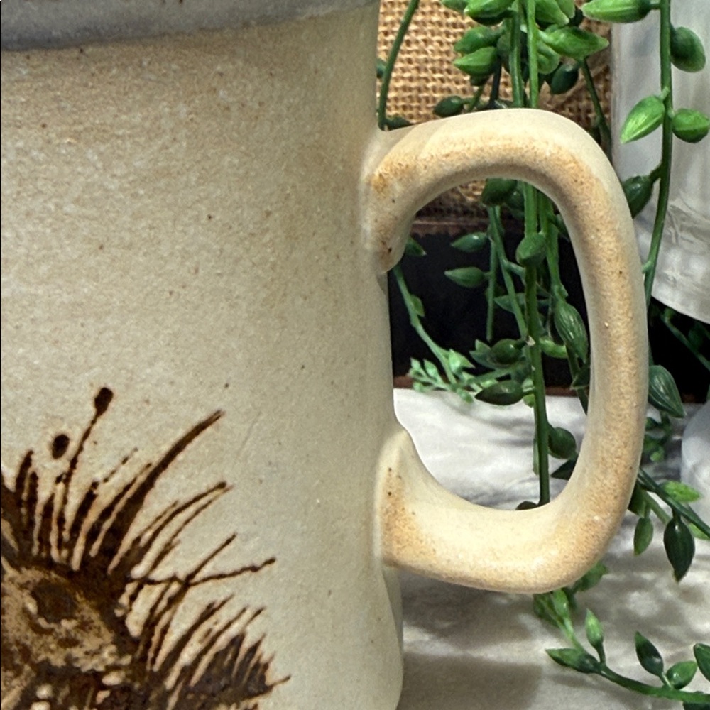 Dunoon Rabbit Design Mug - Picture 4 of 9